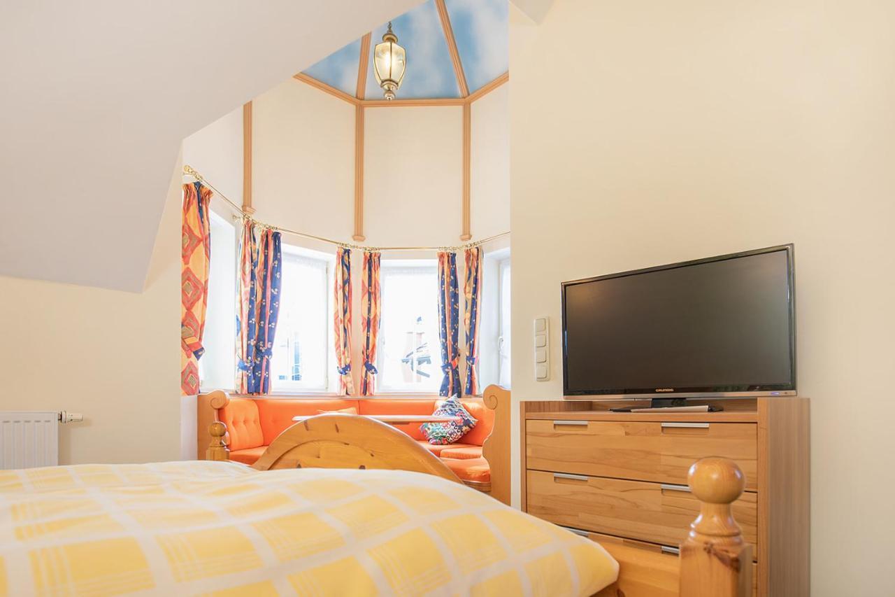 Koenig Ludwig Design Hotel Neu Zimmer Mit Sauna Oder Whirlpool Oder Mehr Altotting Exterior photo